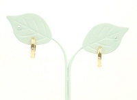 さりげないメレダイヤがポイントのフープピアス☆彡