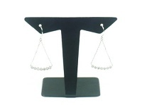 繊細なデザインのダイヤピアス✦