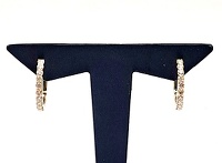 0.5ctのダイヤモンドをあしらったフープピアスです♪